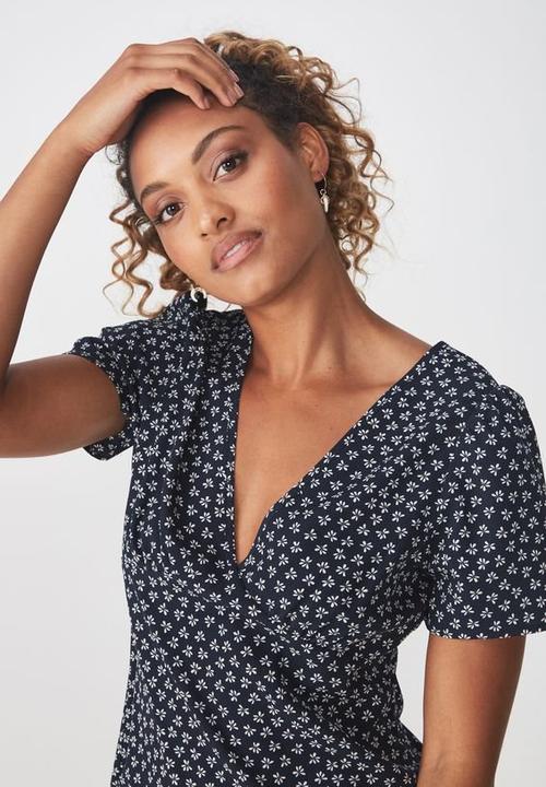 Cotton On - Woven dotti deep v dress - navy & white