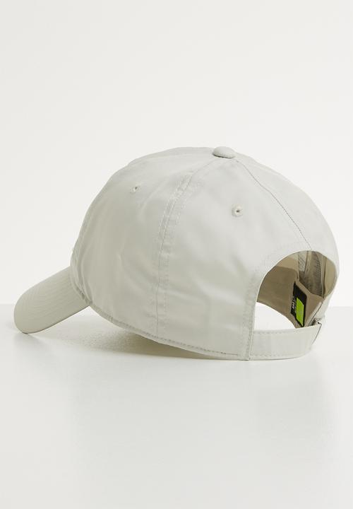 Nike - H86 Cap metal swoosh - cream