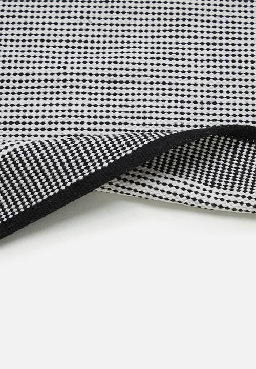 Sixth Floor - Anele bath mat - black/grey