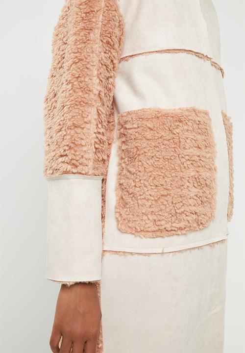 Missguided - Longline curly borg bonded coat - pink