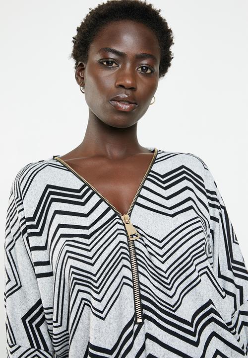 Revenge - Zip through zig zag top - grey