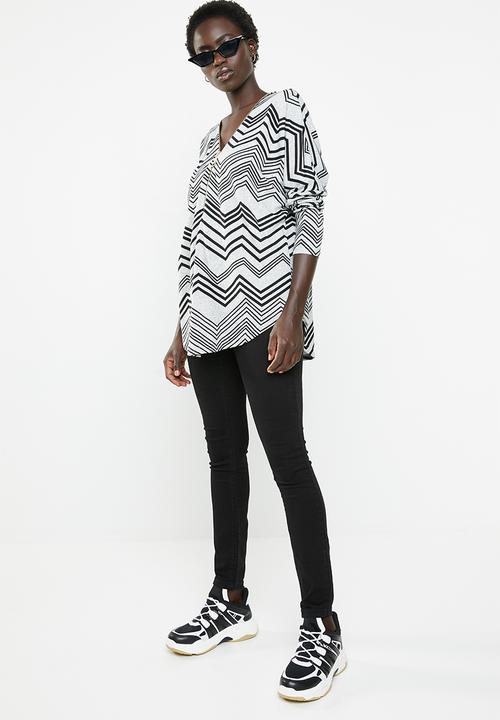 Revenge - Zip through zig zag top - grey
