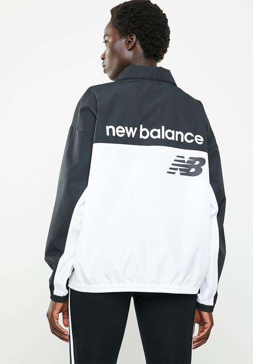 New Balance  - Athletics windbreaker pullover - black & white