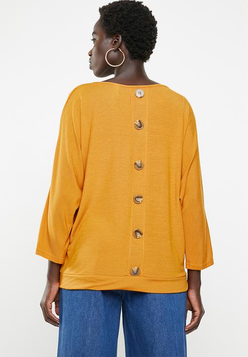 Revenge - Back button 3/4 sleeve top - yellow