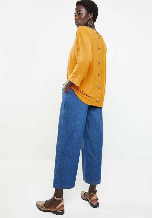 Revenge - Back button 3/4 sleeve top - yellow