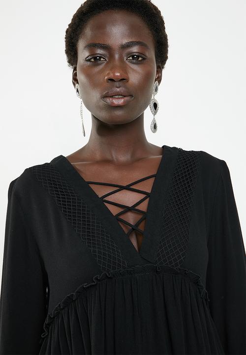 Revenge - Hi lo lace up top - black