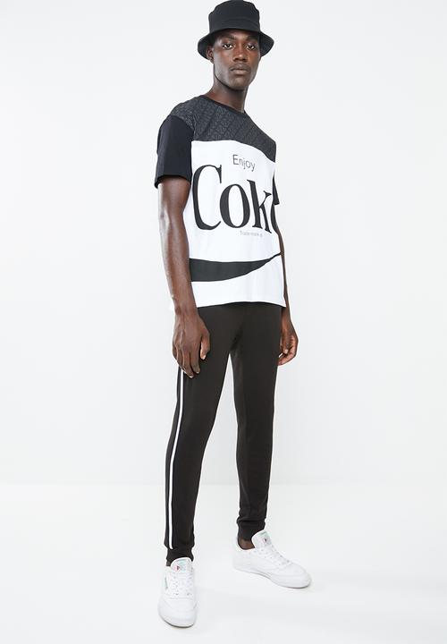 Coke Threds - Coke Threds X Sgod tee - black/white