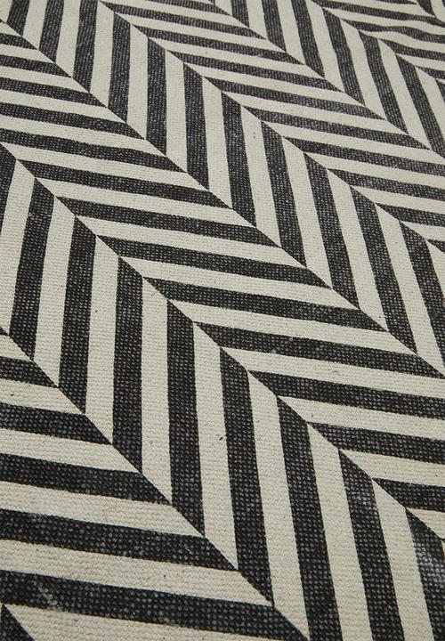 Sixth Floor - Macha rug - black