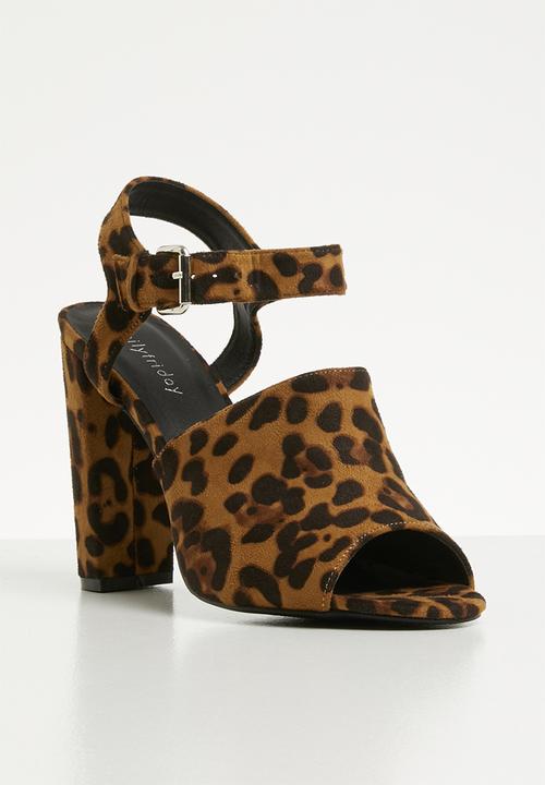 dailyfriday - Ankle strap block heel - brown & black