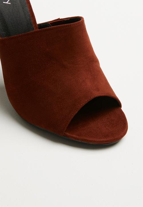 dailyfriday - Ankle strap block heel - burgundy