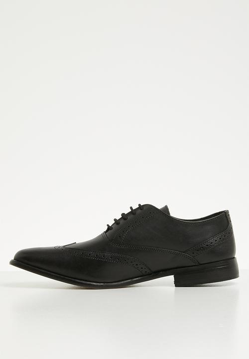 Superbalist - Seth leather brogue - black