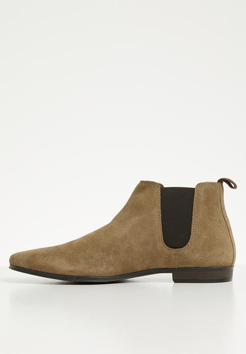 Superbalist - Ethan suede chelsea boot - neutral