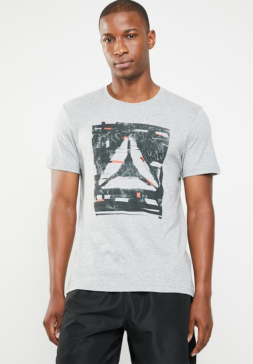 Reebok Classic - Mens glitch tee - grey