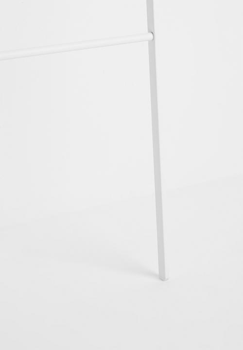 Yamazaki - Tosca leaning bath towel hanger - white