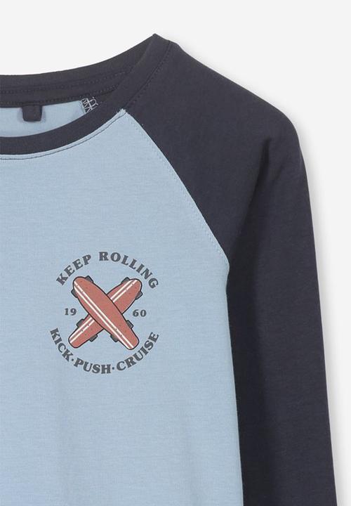 Cotton On - Tom long sleeve raglan tee - blue & navy