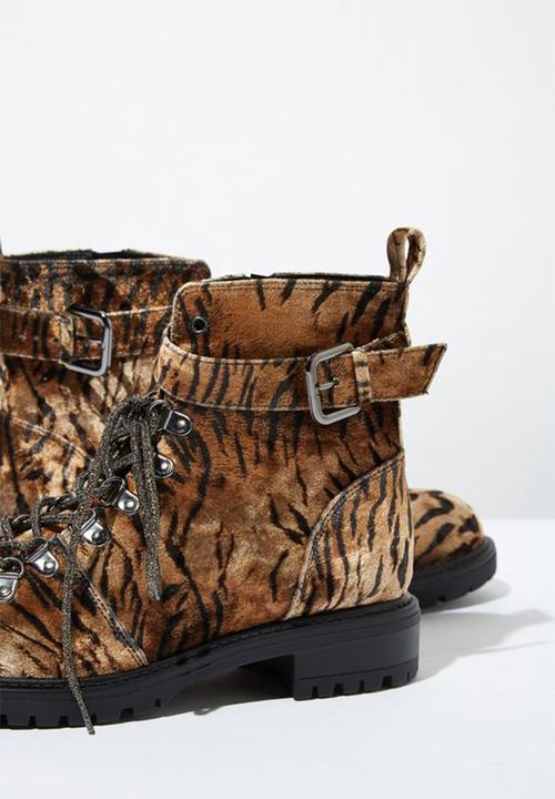 Cotton On - Hariette combat boot - brown & black