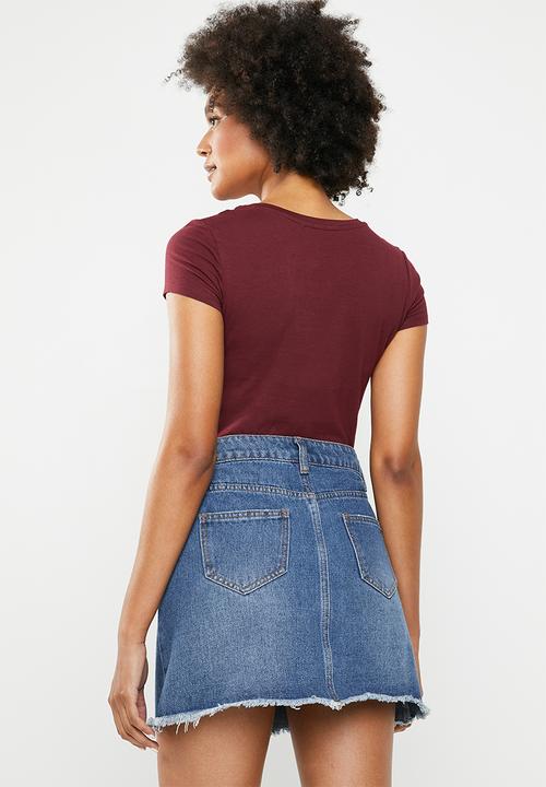 GUESS - Short sleeve minimal guess t-shirt - burgundy