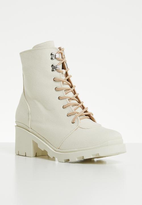 Missguided - Canvas hiking boot - cream