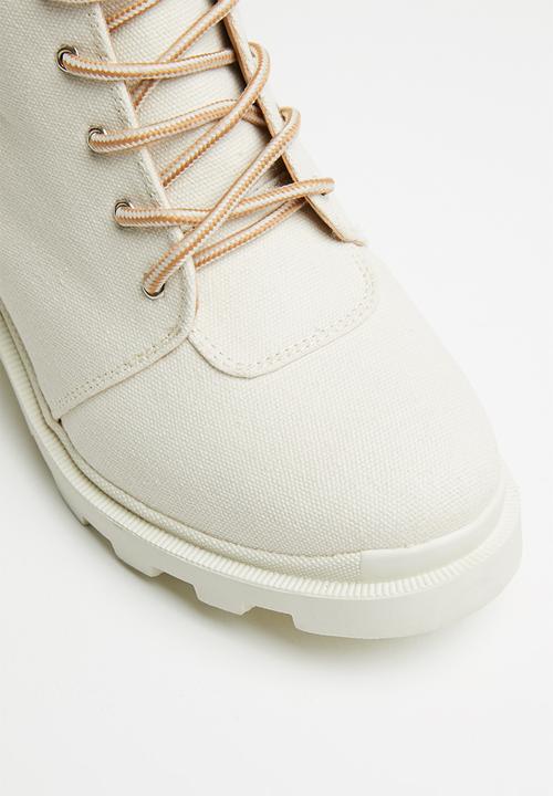 Missguided - Canvas hiking boot - cream