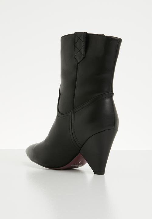 Plum - Embellished boot - black