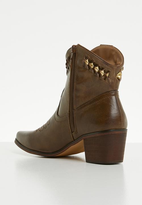 Plum - Faux leather laser-cut ankle boot - brown & gold