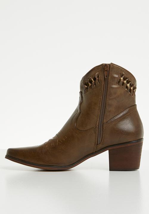 Plum - Faux leather laser-cut ankle boot - brown & gold
