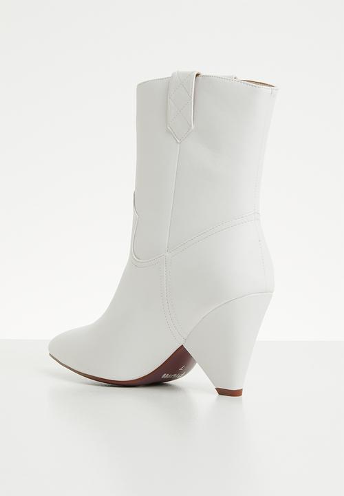 Plum - Embellished boot - white