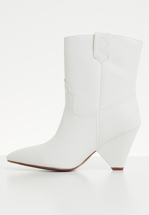 Plum - Embellished boot - white