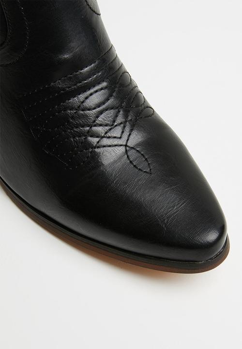 Plum - Embroidered ankle boot - black & gold