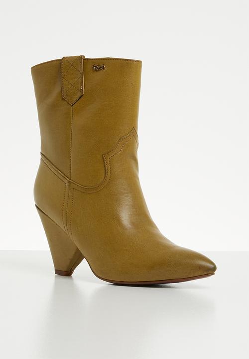 Plum - Embellished boot - tan