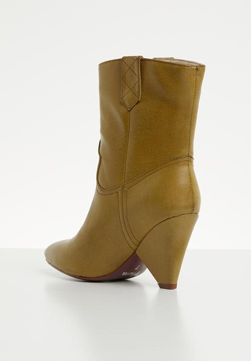 Plum - Embellished boot - tan