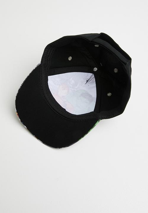 Character Fashion - The avengers peak cap - black