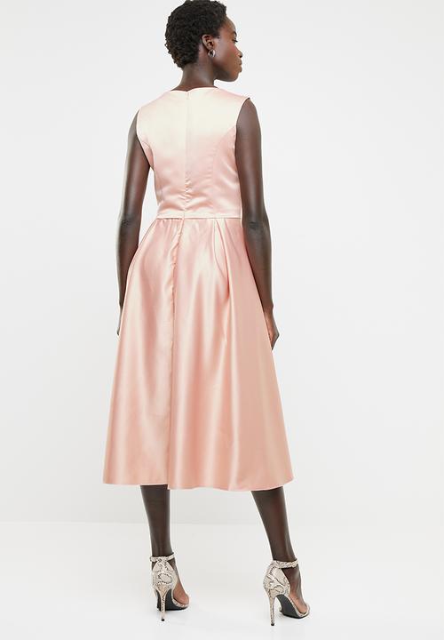 edit - Fit and flare dress with round neckline - pink