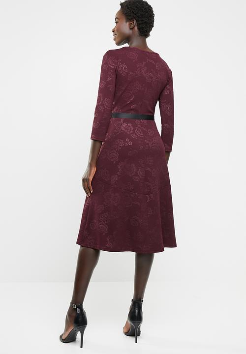 edit - Long sleeve fit and flare dress - burgundy