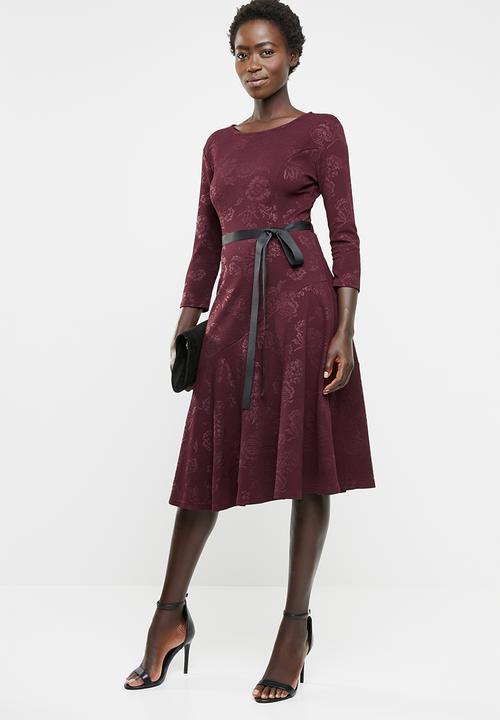 edit - Long sleeve fit and flare dress - burgundy