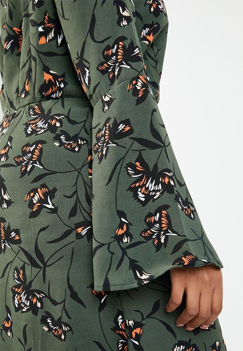 Brave Soul - Plus size asymmetric floral dress with bell sleeves - multi