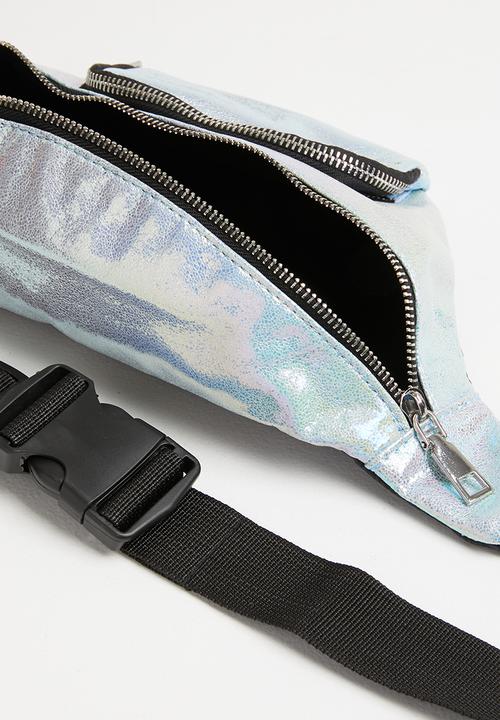 Pop Candy - Zip detailed moon bag - silver