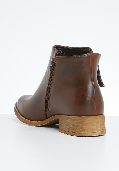 Superbalist - Basic stud ankle boot - brown