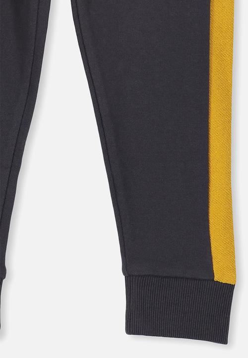 Cotton On - Mario trackpant - grey