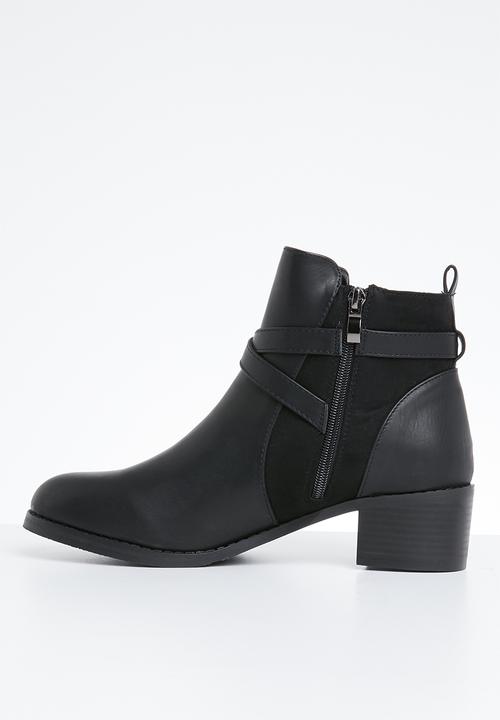 Butterfly Feet - Kaelyn boot - black