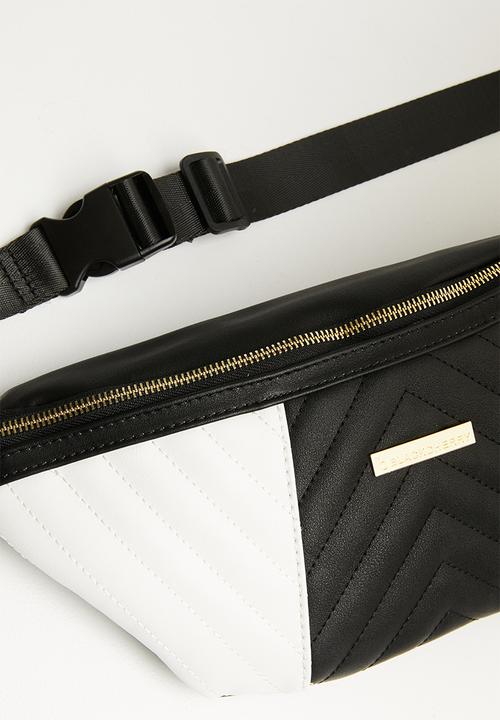 BLACKCHERRY - Quilt detail moonbag - black & white