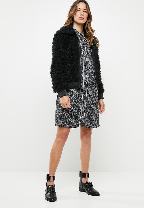 Vero Moda - Ibi jayla short faux fur jacket - black