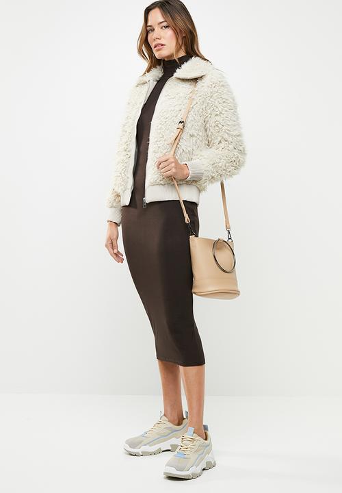 Vero Moda - Ibi jayla short faux fur jacket - neutral