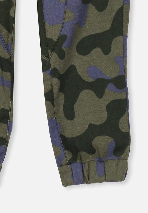 Cotton On - Alfi jogger camouflage pant - green & blue