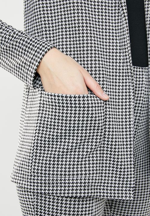 Vero Moda - Forever loose blazer - black & white