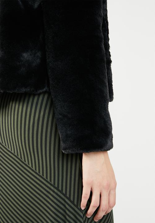 Revenge - Faux fur cropped jacket - black