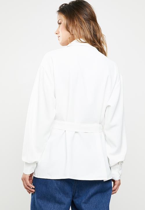 Missguided - Belted shirt jacket - white
