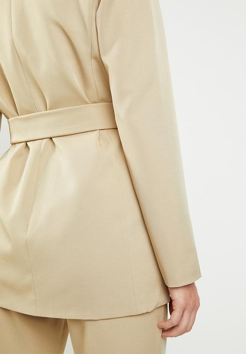 STYLE REPUBLIC - Structured belted blazer - neutral
