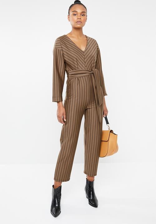 Superbalist - Tie front ponti jumpsuit - camel & black