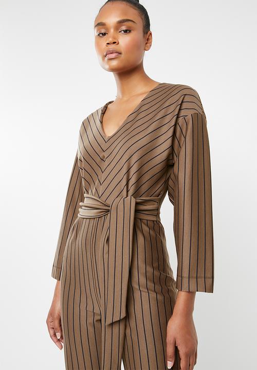 Superbalist - Tie front ponti jumpsuit - camel & black